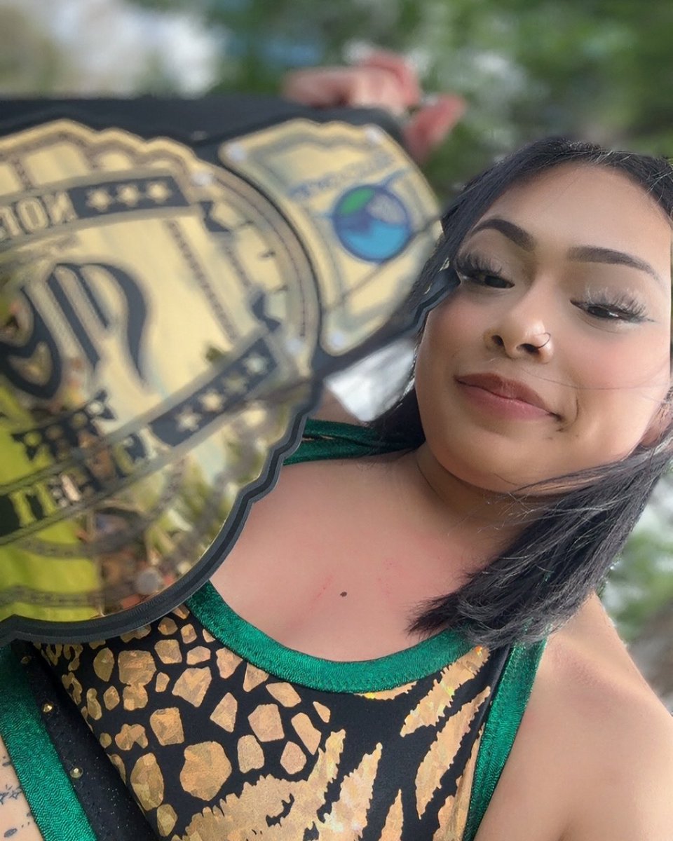 “La Muñeca“ Leslie Michelle (@_michelleleslie) on Twitter photo <a href="/HAW_QC/">HONOR AMONG WRESTLING</a> new legacy champion… this is my first title after spine surgery … big comeback starts now <a href="/HAW_QC/">HONOR AMONG WRESTLING</a> new legacy champion… this is my first title after spine surgery … big comeback starts now