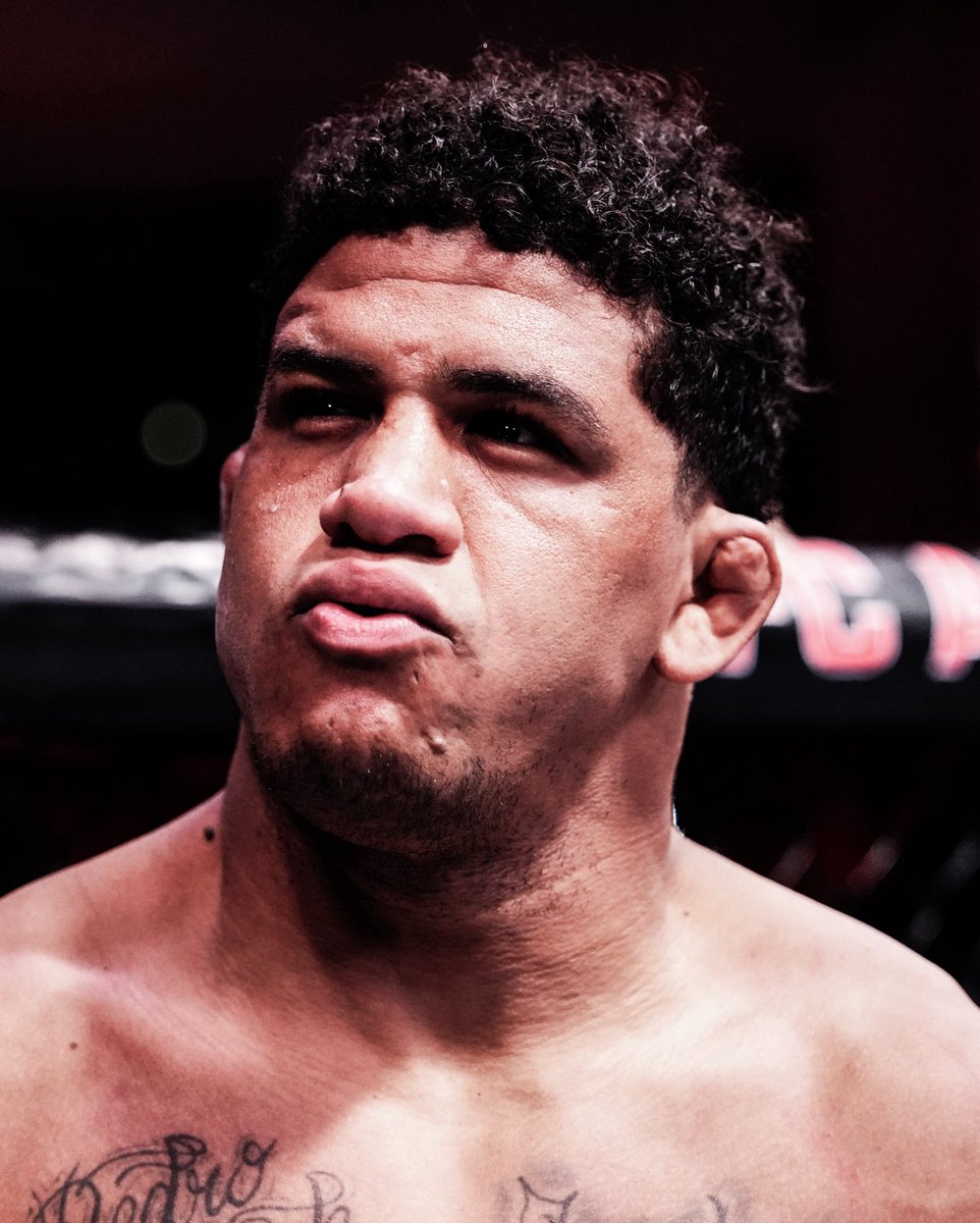 Full Violence ™ (@full_violence) on Twitter photo Gilbert Burns. Gave JDM and Khamzat Chimaev their toughest fights in the UFC. Former title challenger. Dropped Kamaru Usman, Chimaev and Tyron Woodley. First man to stop Demian Maia in over a decade. Fights everyone the UFC puts in front of him. Respect.
(📸 <a href="/jeffbottari/">Jeff Bottari</a>) Gilbert Burns. Gave JDM and Khamzat Chimaev their toughest fights in the UFC. Former title challenger. Dropped Kamaru Usman, Chimaev and Tyron Woodley. First man to stop Demian Maia in over a decade. Fights everyone the UFC puts in front of him. Respect.
(📸 <a href="/jeffbottari/">Jeff Bottari</a>)