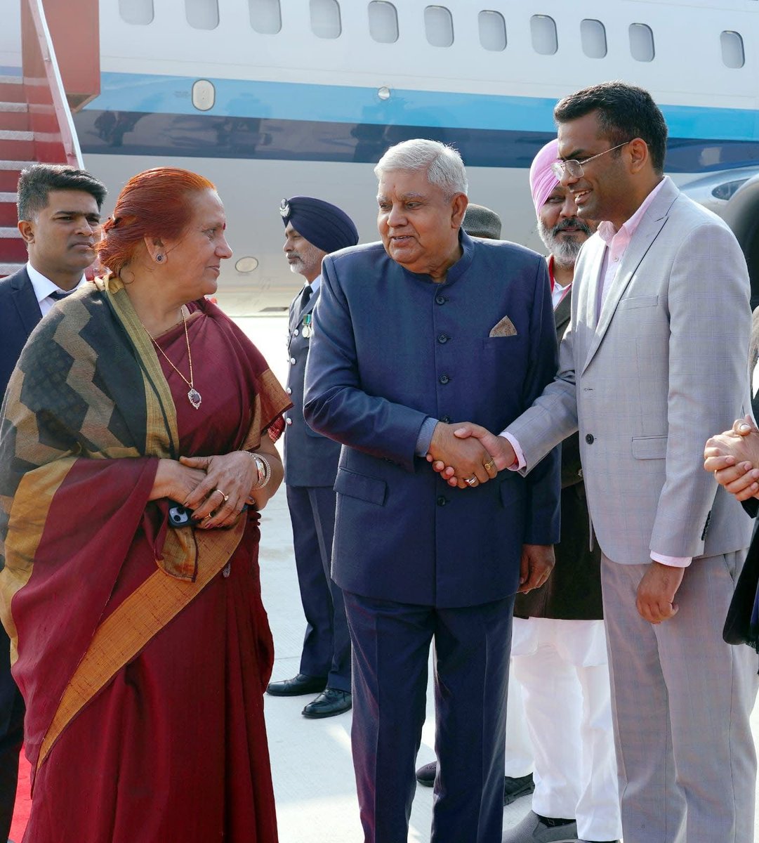 Anup Gupta (Modi Ka Parivar) (@gupta_anup) on Twitter photo рдЙрдкрд░рд╛рд╖реНрдЯреНрд░рдкрддрд┐ рд╢реНрд░реА рдЬрдЧрджреАрдк рдзрдирдЦрдбрд╝ рдЬреА рдХреЛ рдЬрдиреНрдорджрд┐рди рдХреА рд╣рд╛рд░реНрджрд┐рдХ рд╢реБрднрдХрд╛рдордирд╛рдПрдВ!
рдИрд╢реНрд╡рд░ рд╕реЗ рдЖрдкрдХреЗ рдЕрдЪреНрдЫреЗ рд╕реНрд╡рд╛рд╕реНрдереНрдп, рд▓рдВрдмреА рдЙрдореНрд░ рдФрд░ рджреЗрд╢ рд╕реЗрд╡рд╛ рдореЗрдВ рдирд┐рд░рдВрддрд░ рдпреЛрдЧрджрд╛рди рдХреА рдХрд╛рдордирд╛ рдХрд░рддреЗ рд╣реИрдВ!
#Chandigarh
#VicePresidentOfIndiaBirthday рдЙрдкрд░рд╛рд╖реНрдЯреНрд░рдкрддрд┐ рд╢реНрд░реА рдЬрдЧрджреАрдк рдзрдирдЦрдбрд╝ рдЬреА рдХреЛ рдЬрдиреНрдорджрд┐рди рдХреА рд╣рд╛рд░реНрджрд┐рдХ рд╢реБрднрдХрд╛рдордирд╛рдПрдВ!
рдИрд╢реНрд╡рд░ рд╕реЗ рдЖрдкрдХреЗ рдЕрдЪреНрдЫреЗ рд╕реНрд╡рд╛рд╕реНрдереНрдп, рд▓рдВрдмреА рдЙрдореНрд░ рдФрд░ рджреЗрд╢ рд╕реЗрд╡рд╛ рдореЗрдВ рдирд┐рд░рдВрддрд░ рдпреЛрдЧрджрд╛рди рдХреА рдХрд╛рдордирд╛ рдХрд░рддреЗ рд╣реИрдВ!
#Chandigarh
#VicePresidentOfIndiaBirthday