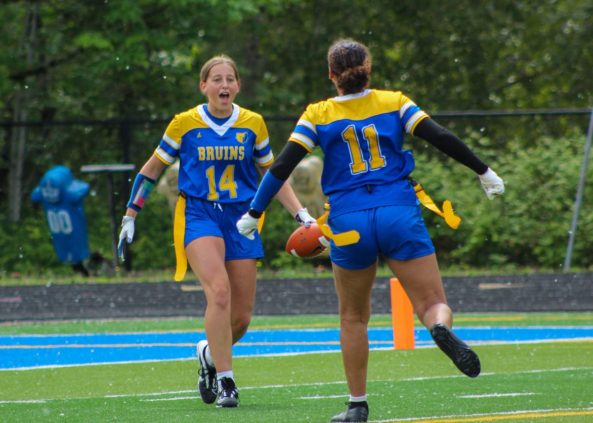 There's a new state champion in town as the Bruins won the girls flag football state title with a 14-7 victory over South Salem #opreps theoutlookonline.com/2025/05/17/bar…