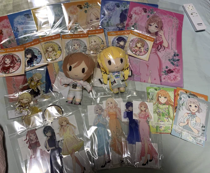 あみあみ代行依頼できたお陰で欲しい物ほぼ買えたけど、使った金額と来月末の支払いで頭かかえてます 
