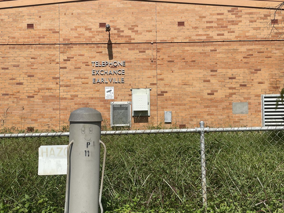 rob_cuda's tweet photo. This is the Telstra exchange building in my suburb of Earlville. This is an eyesore and has been like this for weeks. Telstra are quick to hit their customers with late fees, but they are failing as a corporate citizen here. Please clean it up and maintain it regularly.@Telstra #telstra