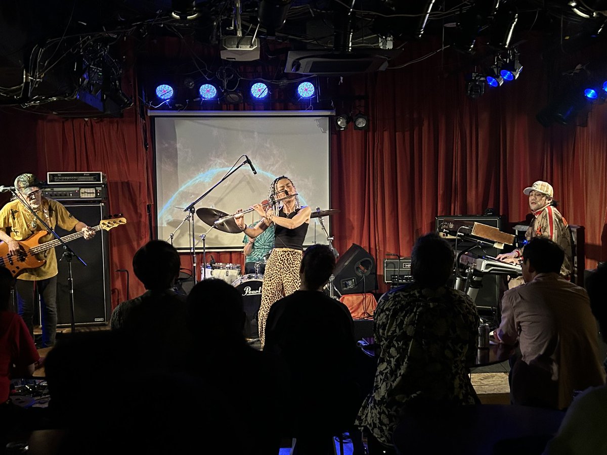 FanclubProg's tweet photo. thanksgiving for PROG2025初日
最高のスタート
kadathでつかみはok
GONZでヒートアップ
KPROてプログレワールドに陶酔
Neo Atlantisで未来世界に没入
まさにPROG エキスポ https://t.co/90G4wnIgv9