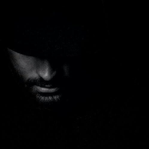 A veces, la oscuridad es el crisol donde el alma se forja más fuerte. 

#CementerioDelAlma