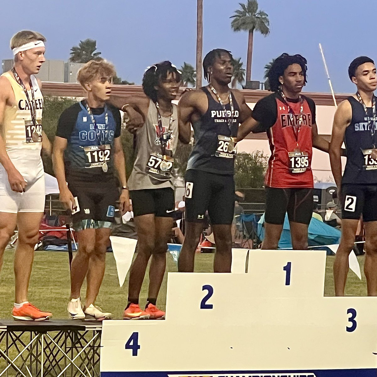 SyeWorks's tweet image. 🚨 Track &amp;amp; Field Open Championships 🚨 

Donovan Davidson took 3rd 🥉 in the state in the 400m 🐦‍⬛ 🏃🏽 💨 💨💨

#EHSAthletics
#TakeFlight