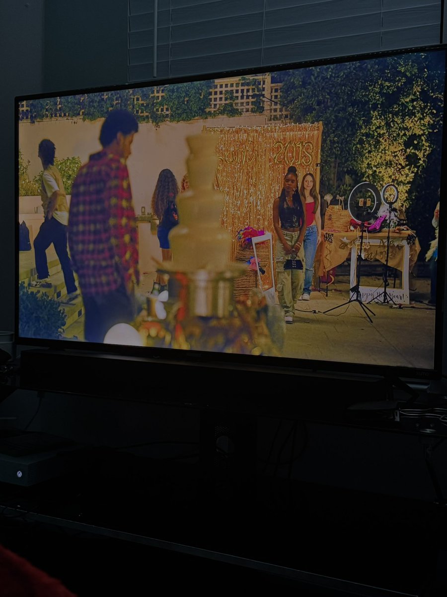 amber_greenz's tweet photo. #ForeverNetflix https://t.co/IsfRkqS3o6