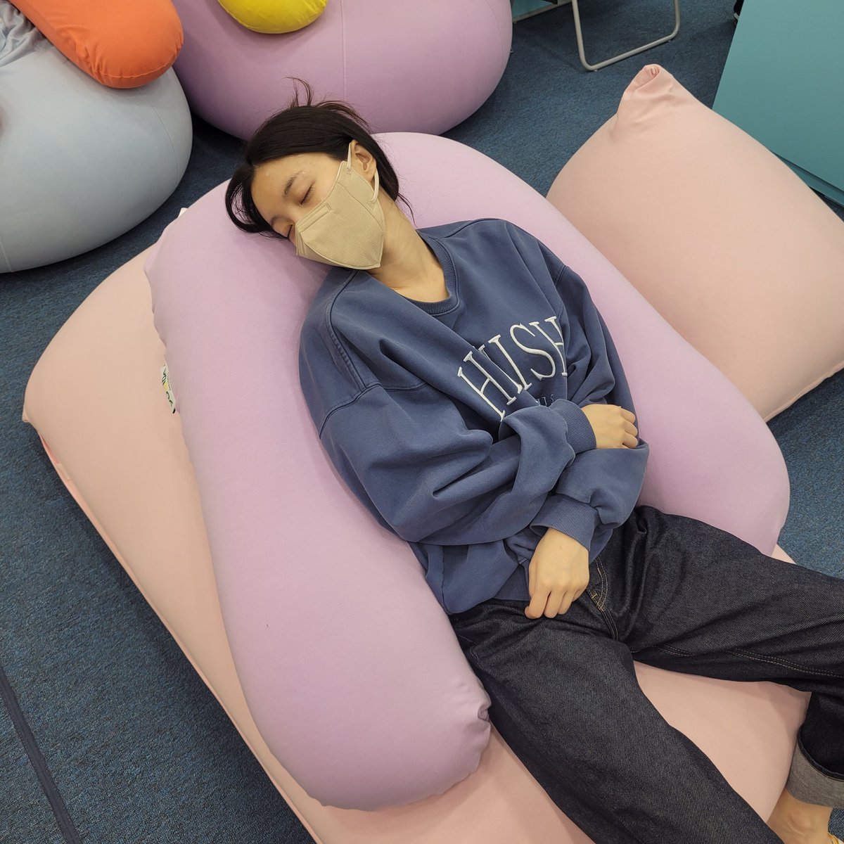 Ohaaaayouu matoba-san! Belum bangun ini masih sambil merem 😵 Kebawa mimpi si, tengah malem sampe kebangun tu .g 😗