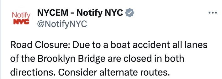 lopezdoriga's tweet photo. El puente de Brooklyn fue cerrado por el accidente con el buque escuela Cuauhtémoc de la Armada de México.

Más en https://t.co/BjdELZkpfR https://t.co/4gN9H1boJD