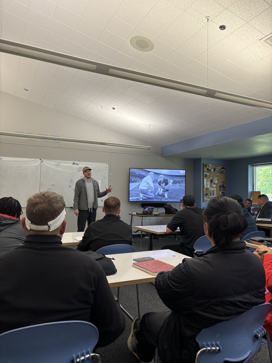 Grant Watts (@gwatts9_) on Twitter photo <a href="/CoachDanCasey/">Coach Dan Casey</a> with some great insight today on Trends in Offensive Football. Overall great speakers up at the Lakeridge Coaches Clinic today! 2 weeks until the Hawks start spring ball 🏈<a href="/PlayCallersClub/">The Play Caller's Club</a> <a href="/CoachSpencerP/">Spencer Phillips</a> <a href="/CoachDanCasey/">Coach Dan Casey</a> with some great insight today on Trends in Offensive Football. Overall great speakers up at the Lakeridge Coaches Clinic today! 2 weeks until the Hawks start spring ball 🏈<a href="/PlayCallersClub/">The Play Caller's Club</a> <a href="/CoachSpencerP/">Spencer Phillips</a>