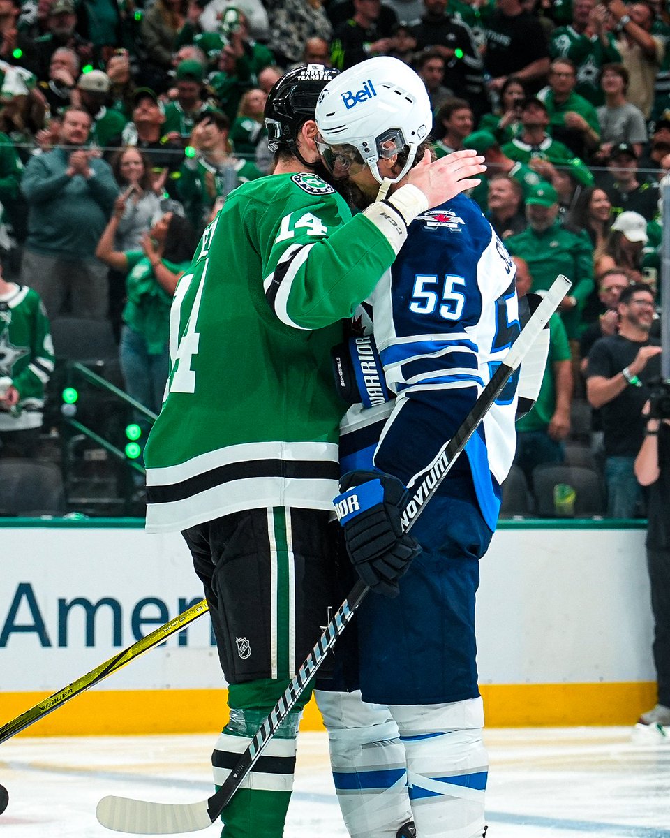 NHL's tweet photo. 💙💙 #StanleyCup https://t.co/14YWLTZxtk