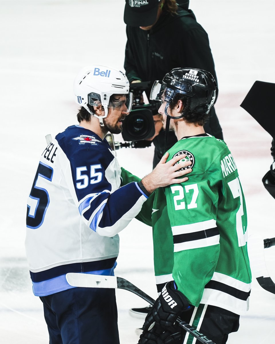 NHL's tweet photo. 💙💙 #StanleyCup https://t.co/14YWLTZxtk