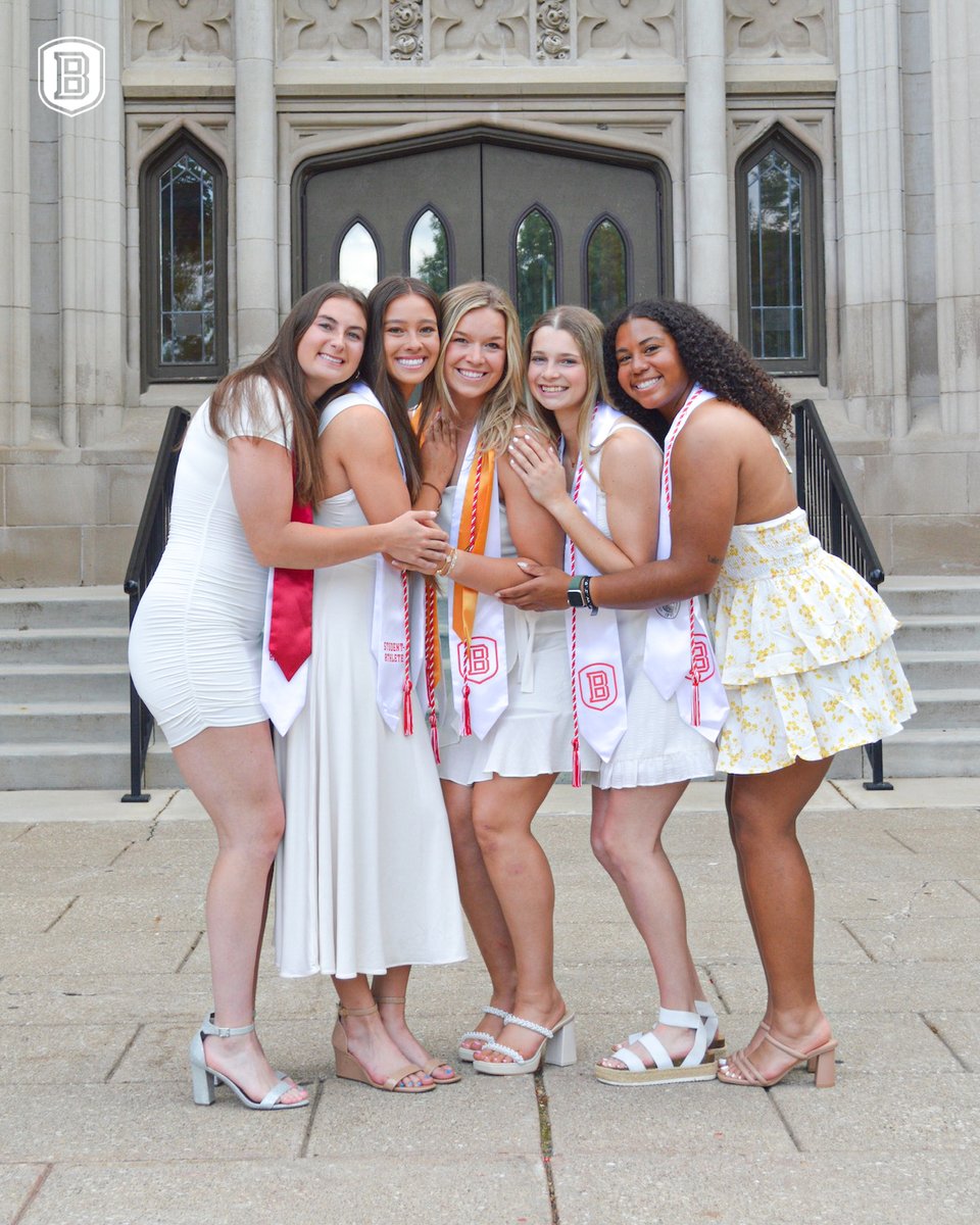 𝘾𝙊𝙉𝙂𝙍𝘼𝙏𝙐𝙇𝘼𝙏𝙄𝙊𝙉𝙎 𝙏𝙊 𝙊𝙐𝙍 𝙂𝙍𝘼𝘿𝙐𝘼𝙏𝙀𝙎 🎓

Good luck in your future endeavors, we hope to see you back at Slugger in the future!