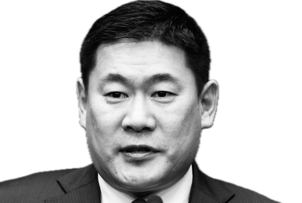 Сөнөсөн хотын ялаануудаа босоцгоо!
Яасан их унтдын😁

Хотоо улсаа энэ хоёр бааснаас салгаж авах цаг болсон...