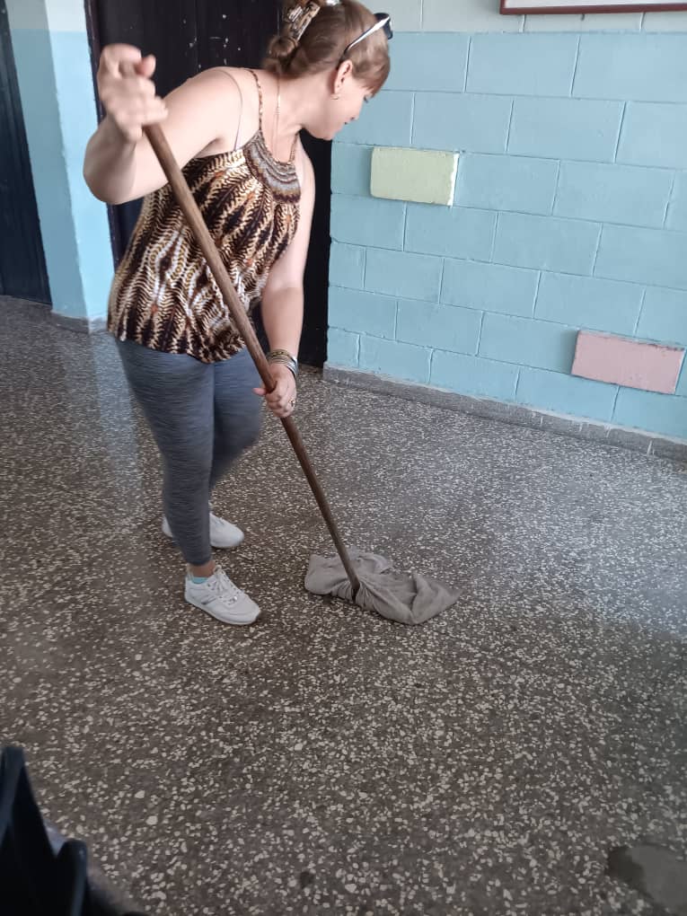 SubDirPrevDgegu (@sdgegu) on Twitter photo Cambio de labor en las instituciones educativas de DGE de Guanabacoa. <a href="/jacquelinesr72/">Jacqueline Sanchez Rivero</a> <a href="/DirectEducaHab/">Karenia Marrero Arrechea</a> <a href="/IzquierdoAlons1/">Livan Izquierdo Alonso</a> <a href="/YanetHzP25/">Yanet Hernández</a> <a href="/naimatrujillob/">Naima Ariatne Trujillo Barreto</a> <a href="/Edelma75359897/">Edelma</a> <a href="/CamGuanabacoa/">CAM Guanabacoa</a> <a href="/yolivanC41557/">Yoliván Prevost Candó</a> <a href="/fernandez_80401/">Xiomara Grey Fernández</a> <a href="/DirectGenEdGua/">Directora GEG</a> <a href="/Teceduguanbcoa/">DGE Guanabacoa TE</a> Cambio de labor en las instituciones educativas de DGE de Guanabacoa. <a href="/jacquelinesr72/">Jacqueline Sanchez Rivero</a> <a href="/DirectEducaHab/">Karenia Marrero Arrechea</a> <a href="/IzquierdoAlons1/">Livan Izquierdo Alonso</a> <a href="/YanetHzP25/">Yanet Hernández</a> <a href="/naimatrujillob/">Naima Ariatne Trujillo Barreto</a> <a href="/Edelma75359897/">Edelma</a> <a href="/CamGuanabacoa/">CAM Guanabacoa</a> <a href="/yolivanC41557/">Yoliván Prevost Candó</a> <a href="/fernandez_80401/">Xiomara Grey Fernández</a> <a href="/DirectGenEdGua/">Directora GEG</a> <a href="/Teceduguanbcoa/">DGE Guanabacoa TE</a>