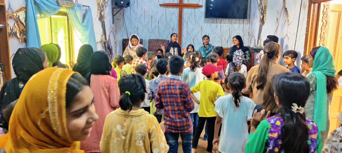 PakChr's tweet photo. The Chopan Foundation in Faisalabad is lighting up young lives—providing food, education, and love to children in need.  

Whoever is kind to the poor lends to the Lord, and He will reward them. Proverbs 19:17  

Small actions create big change.  #HopeForChildren #GiveBack https://t.co/DMUi9WMChR