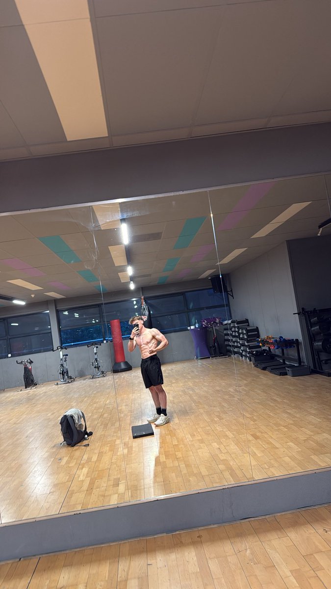 RoyaleRL_'s tweet photo. It has been a long time since i posted something, but here is a physique update :) https://t.co/vfi6UEjpCz