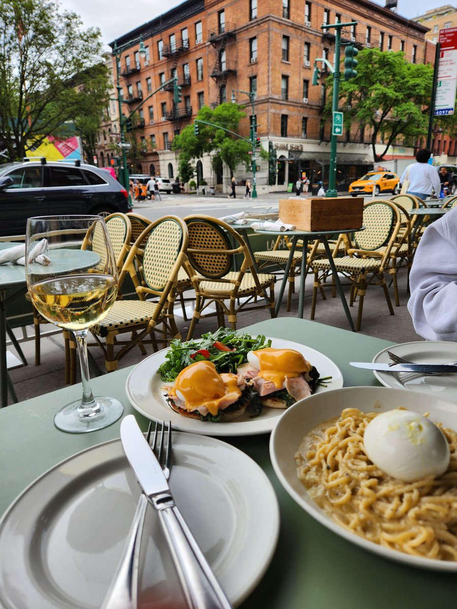 뉴욕 도착 기념으로 무디스가 선물도 주고.... 즐거운 뉴욕 주식생활기가 나올 것 같군요....