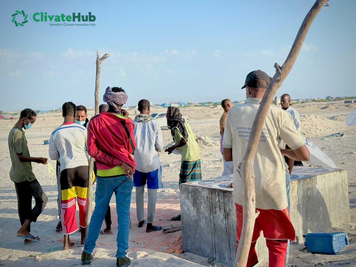 ClivateHub's tweet photo. 🏝️#Hobyo’s beauty hides an urgent crisis: #sand_dunes and #plastic_waste are overtaking this historic coastal city.

Together with the @MPFGalmudug our team took action and local fishermen joined us in a hands-on beach clean-up! 🤝🧼🌊

https://t.co/Uurp48fBB5 https://t.co/Y723LQaJet