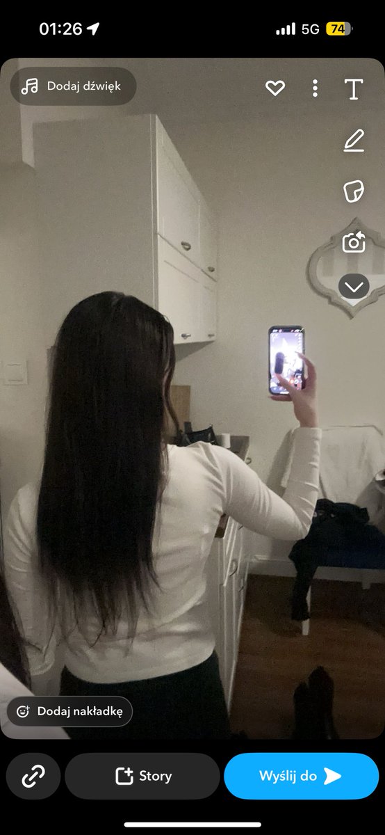 ilousoft's tweet image. zrobienie sobie layers na włosach to był mój największy błąd….dobrze że już to jakoś wygląda