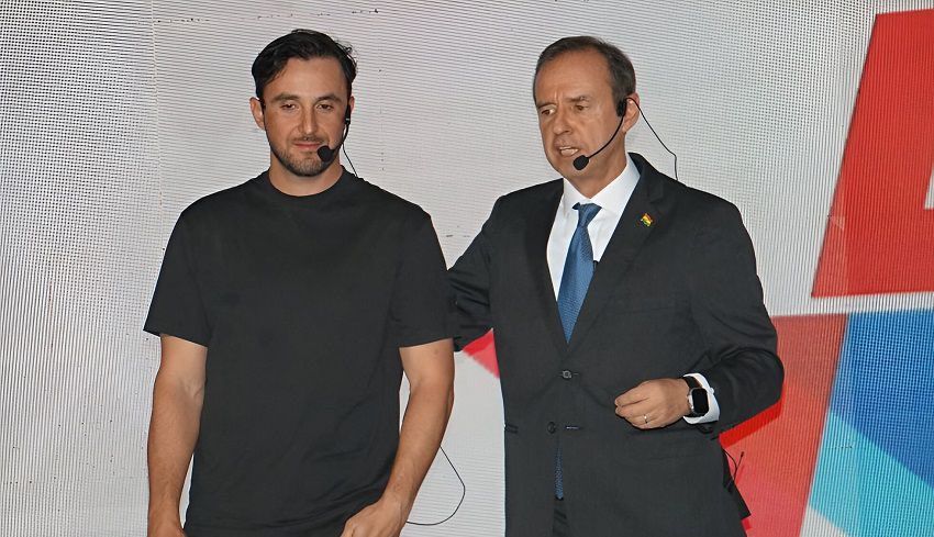 Con Tuto y JP Velasco se une la experiencia con la visión de futuro. Apostamos por un salto tecnológico que saque al país del estancamiento. Esta es la fórmula que le da esperanza a Bolivia. Juntos vamos a trabajar incansablemente por un futuro mejor. Bolivia necesita un cambio