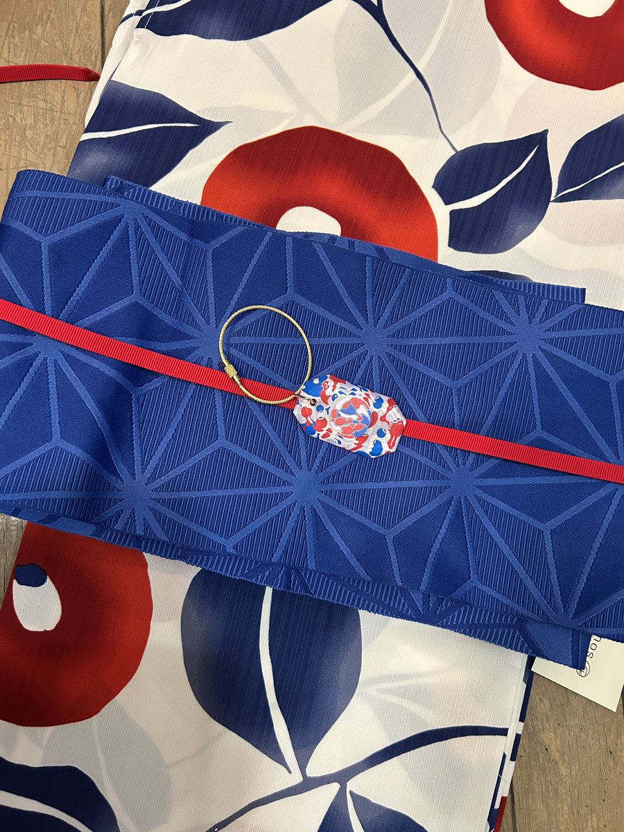 万博盆踊りに備えて買った浴衣、着物がお好きな方が着こなしてて素敵