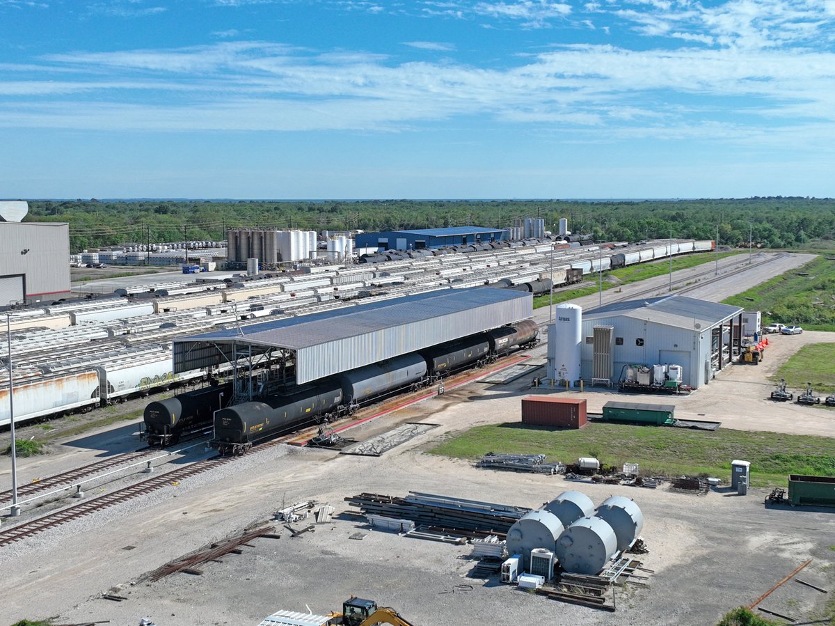 Baytown is building for the future! 🏗️ This #EconDevWeek, we’re highlighting projects like Downtown revitalization, the San Jacinto Marketplace, &amp; the new ExxonMobil Events Center—driven by dedicated City staff &amp; bold investment.

Read more here: baytown.org/Blog.aspx?IID=…