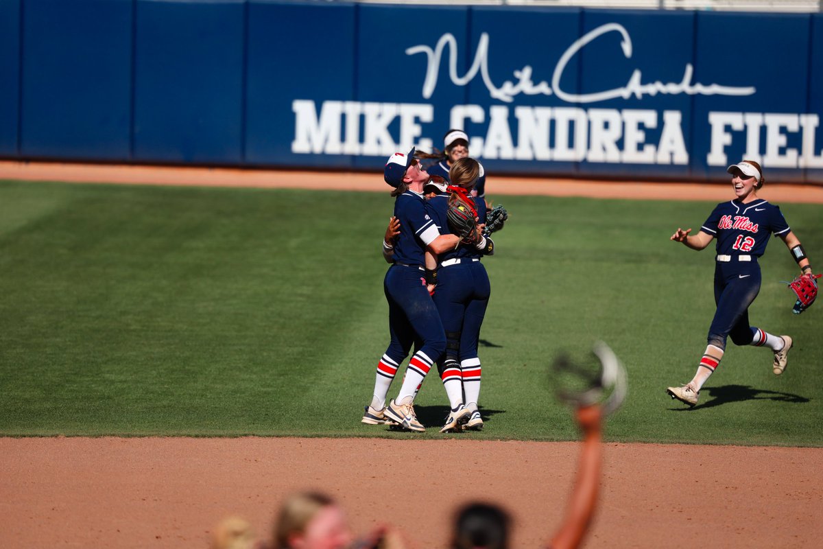 NCAASoftball's tweet photo. Upset dub ✅

#RoadToWCWS x 📸 @olemisssoftball https://t.co/bO947vXT5I