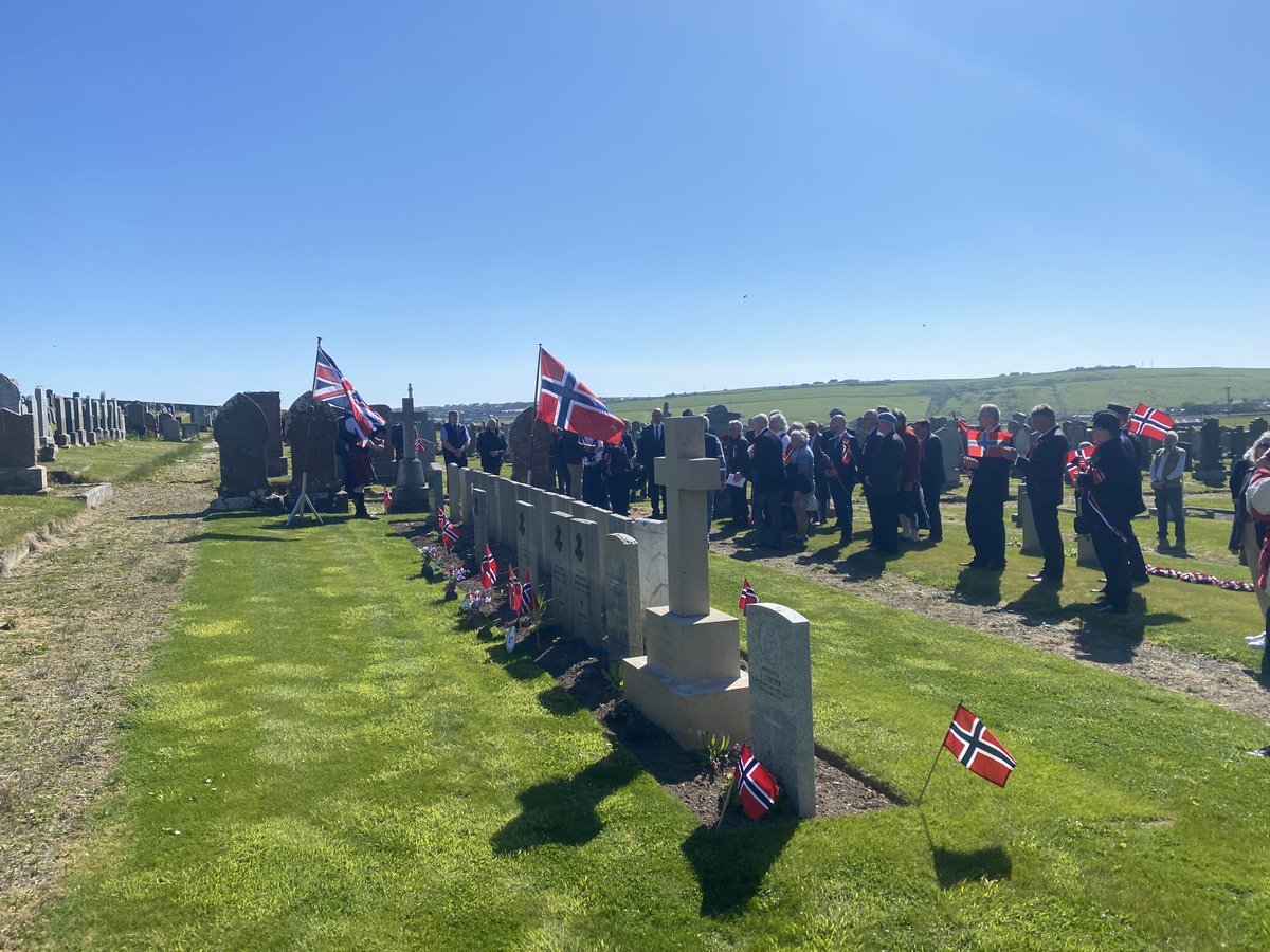 kirkwallwalking's tweet photo. Today Norwegian Constitution Day I attended a service at St Olaf's Cemetery for the approx 20 Norwegian Servicemen buried there. I had the privilege to meet the grand niece of Martin Sylte a Norwegian soldier who died from wounds received during the German invasion of Norway. https://t.co/BKkvOye5Fx