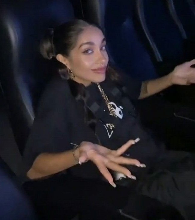 Maria Becerra out of context

abro hilo🧵