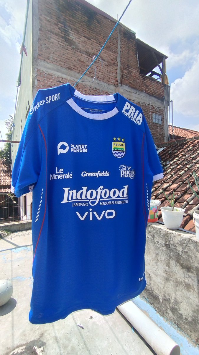 adipangersa's tweet photo. Bismillah #Jersey4Sale
- Jersey Persib Bandung Player Issue
Size L Nameset Kuipers 1.200K

- Sepatu bola Specs Acceletator Alpha XTD Pro Fg size 43 400K

*Ambil sepaket 1.500K
Info lebih lanjut DM saja
Izin tag @JerseyLigina @Jerseyforum @riphanpradipta https://t.co/tFX5Q159Wz