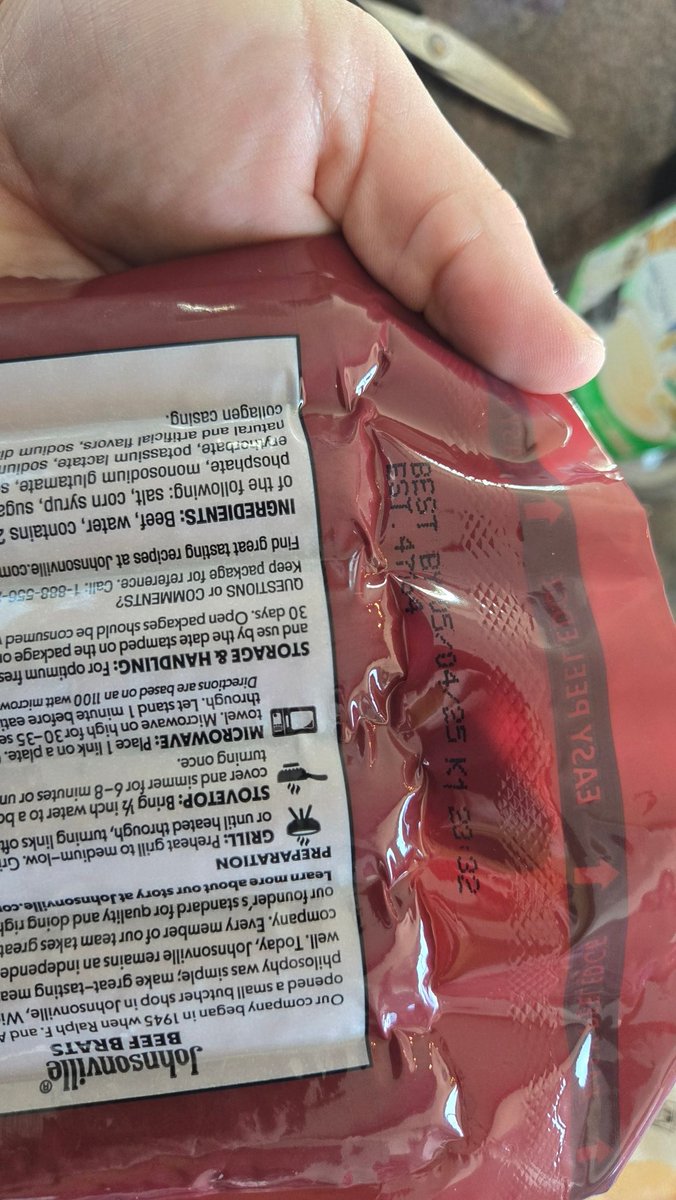 rfreeman027's tweet photo. Are you kidding me @Safeway?? I just bought this at your De Anza San Mateo store and it expired 2 weeks ago?!? https://t.co/smx3fkaeBi