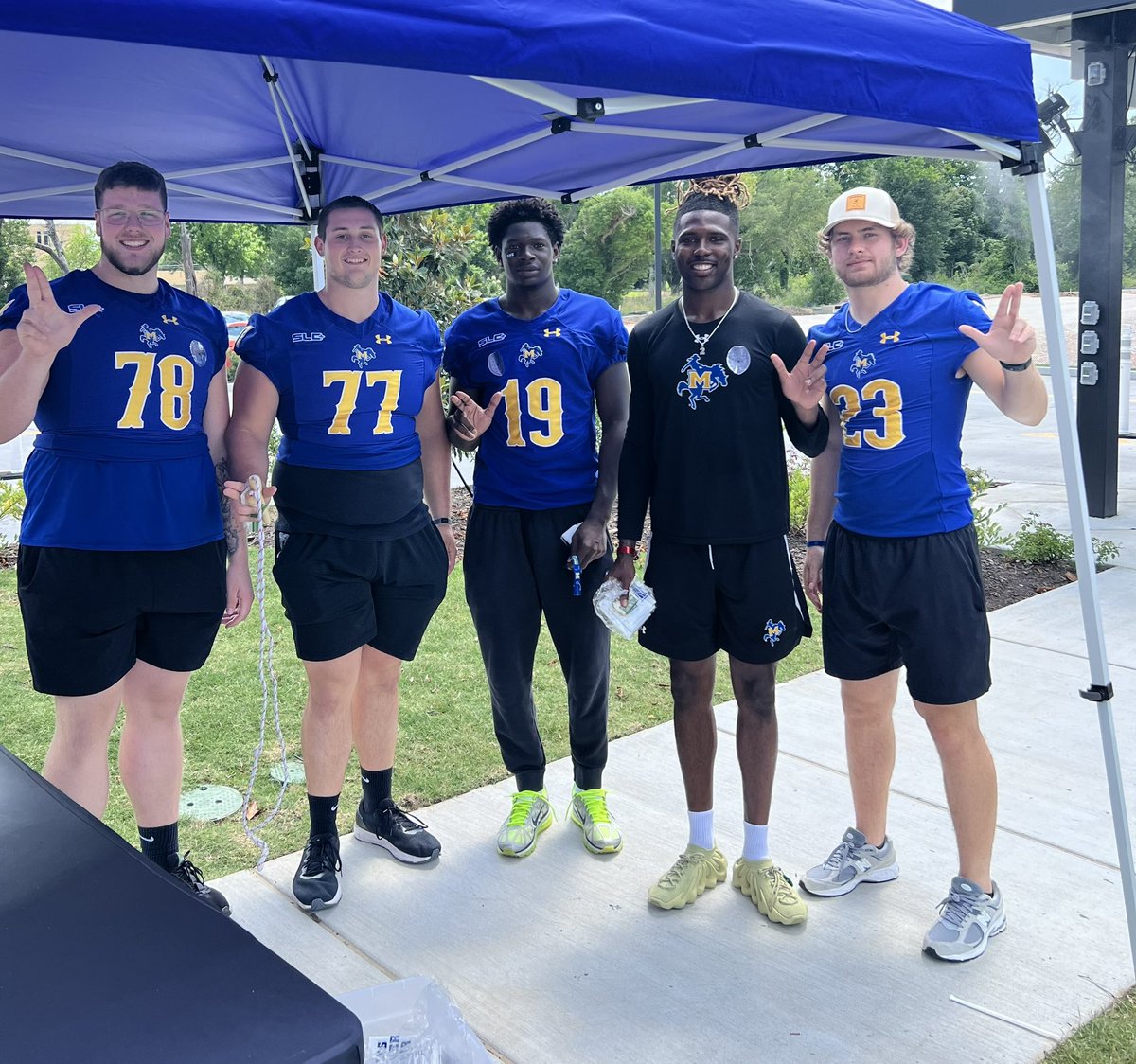 McNeese Football (@mcneesefb) on Twitter photo Love when our guys are out in the community! Out today helping at <a href="/raisingcanes/">Raising Cane's</a> Lake Charles!
Geaux Pokes Love when our guys are out in the community! Out today helping at <a href="/raisingcanes/">Raising Cane's</a> Lake Charles!
Geaux Pokes