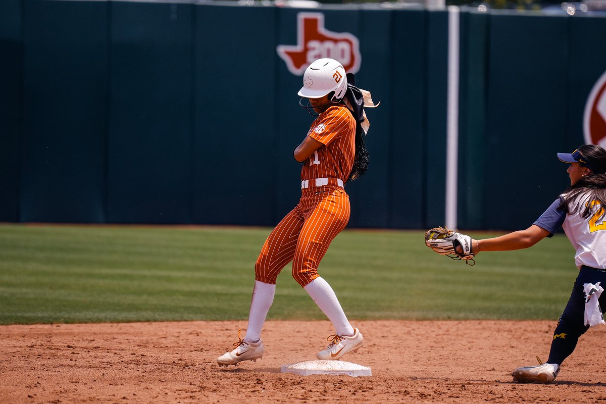 Chris Allen Brown (@chrisbrown_al) on Twitter photo With her stolen base in the top of the fourth on Saturday, <a href="/henry_kayden/">Kayden Henry</a> now has the first 30 stolen base season by a Longhorn since 2014.
Kayden joins Brejae Washington and Shannon Thomas as the only <a href="/TexasSoftball/">Texas Softball</a> players with 30-or-more stolen bases in a single season. With her stolen base in the top of the fourth on Saturday, <a href="/henry_kayden/">Kayden Henry</a> now has the first 30 stolen base season by a Longhorn since 2014.
Kayden joins Brejae Washington and Shannon Thomas as the only <a href="/TexasSoftball/">Texas Softball</a> players with 30-or-more stolen bases in a single season.