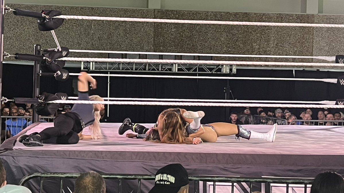 greaterthan1000's tweet photo. 2nd match of the night and it was a banger! @lainey_wwe had the crowd sobbing. #nxtjax https://t.co/O8nzlvsz54