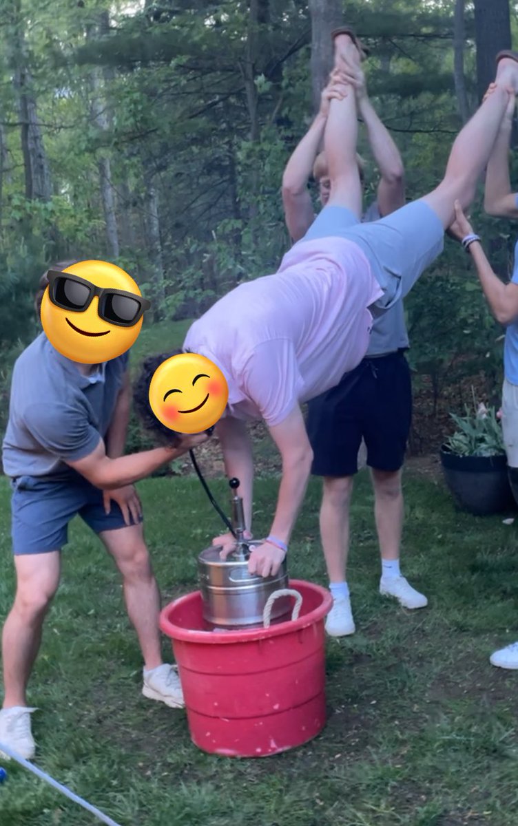 Olly_Greenwood8's tweet photo. Get the ferda chants going. #gradpartyszn https://t.co/kGrpBtQ4i3