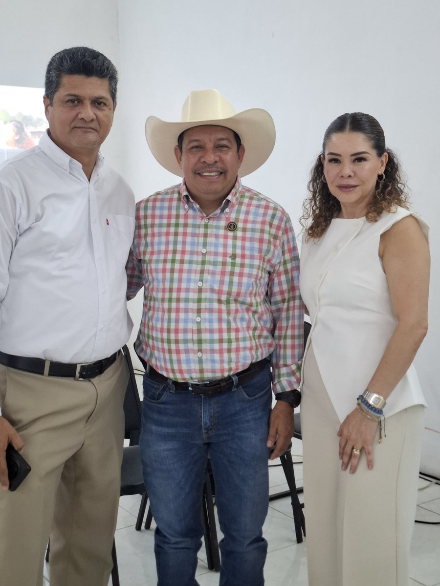 reynolchamec's tweet photo. Esta mañana junto al Comité Estatal y municipal de Morena  asistí al Taller "Transformar el Poder: Política de Cuidados Compartidos" un espacio diseñado para fortalecer la participación activa, con el objetivo de empoderar a las mujeres y https://t.co/cmP5E80KKR