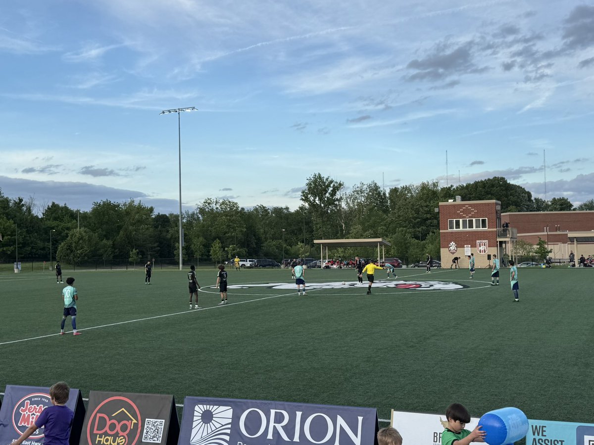 Catching some <a href="/UPSLsoccer/">UPSL</a> action on a nice night in Indiana. Southern Indiana FC vs. @BGFCGoldenLions