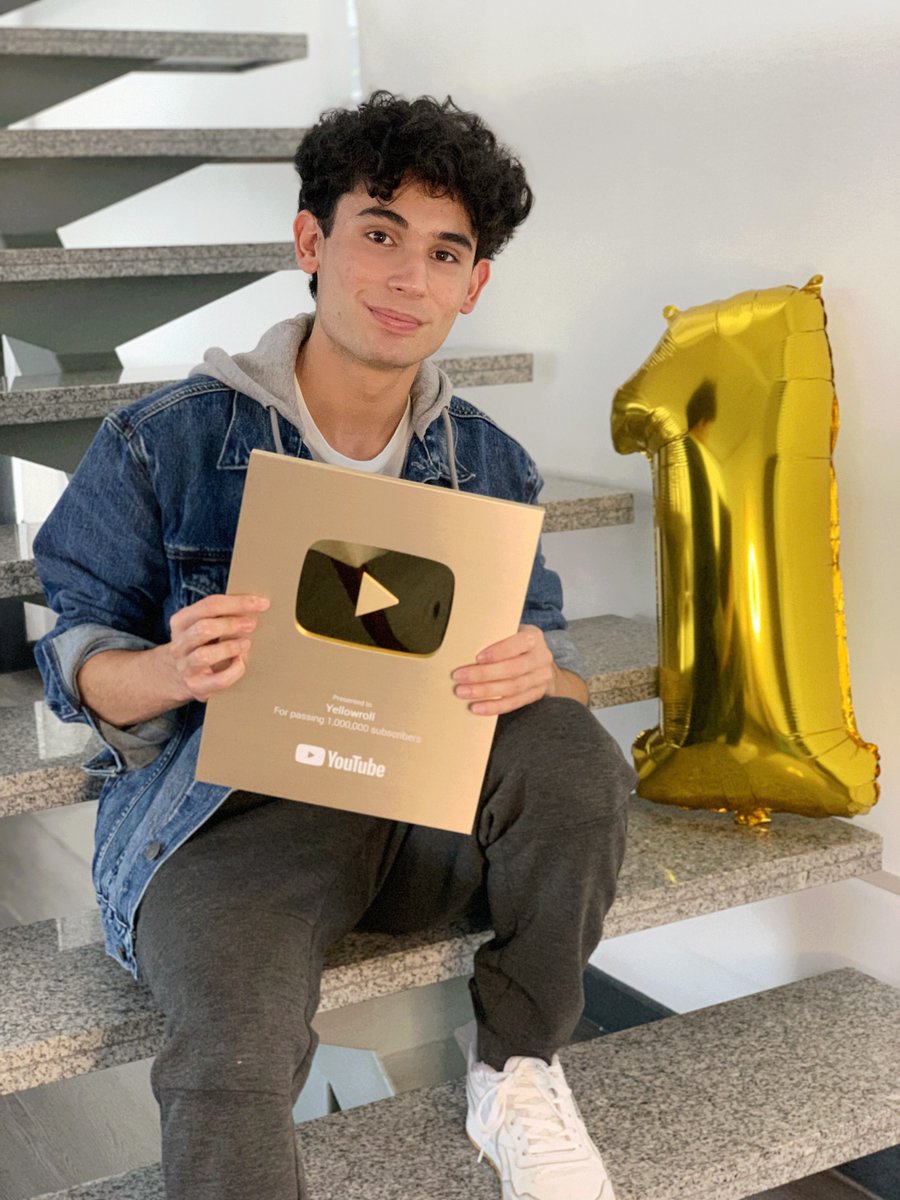 Yellowroll tweet media