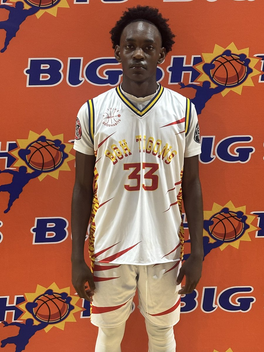 BigShotsGameMVP's tweet photo. #BIGSHOTS #CarolinaOpen

15U 

BGH Tigons - 49
#33 Kevan Smith 13 
#2 Wensly Guillaume 17 

Team Dynamic - 47

@BigShotsGlobal https://t.co/UBZ1qUdG7u
