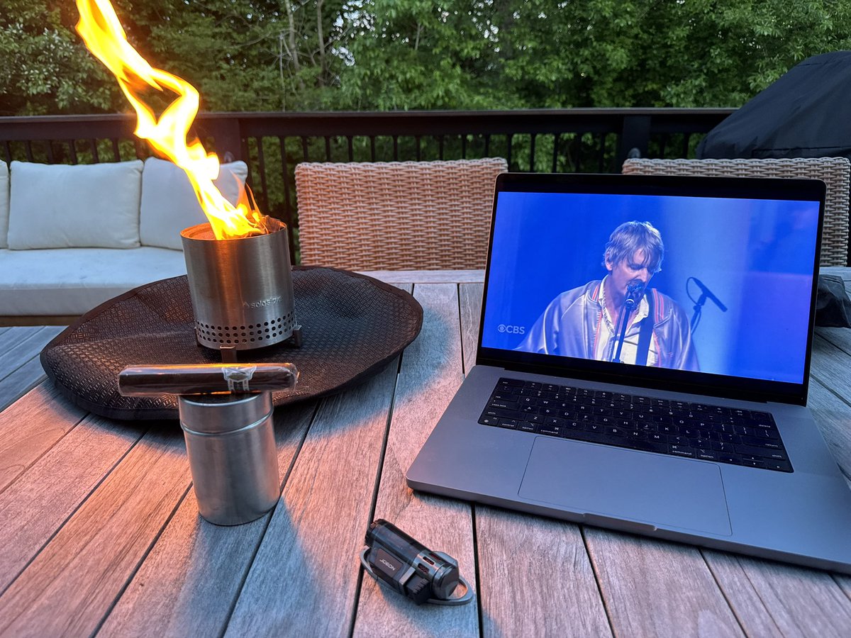 waynecram's tweet image. So this thing doesn’t really do much. But it’s still fire. So… yeah.