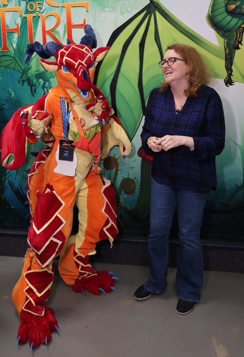 AstralSoulace's tweet photo. I met Tui at FanWing Fest! It was such an amazing day, I'm so glad I finally got to show her Peril.

#wingsoffire https://t.co/MM9UfsCUno