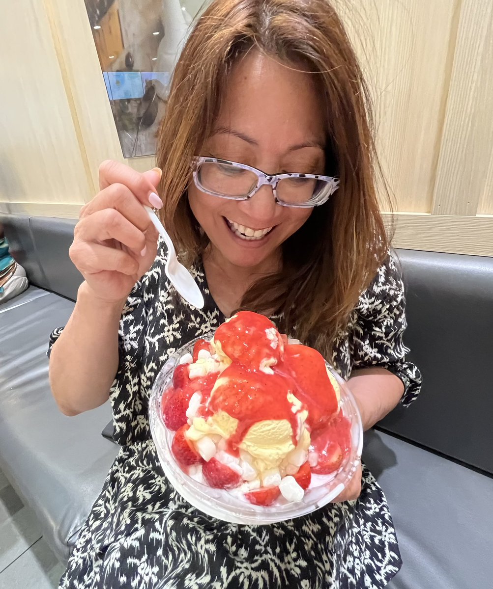 AngelineDC's tweet image. Speaking of #OPLive snacks, do you think I will be able to eat this ENTIRE dessert? #ShavedIce #Bingsu #TourLesJours #OnPatrolLive #OPNation