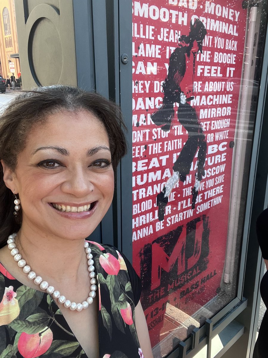 drLhutchins's tweet photo. The lights dimmed, the orchestra stirred, and time slipped sideways.
Pearls caught the spotlight, and the rhythm took over—
no pawns ♟️ in sight, just moonwalking all night.
#MJTheMusical #BassHall #FrontRowGambit #KnightAtTheTheatre 🎭#MoonwalkMagic https://t.co/Gvywtu5d4M