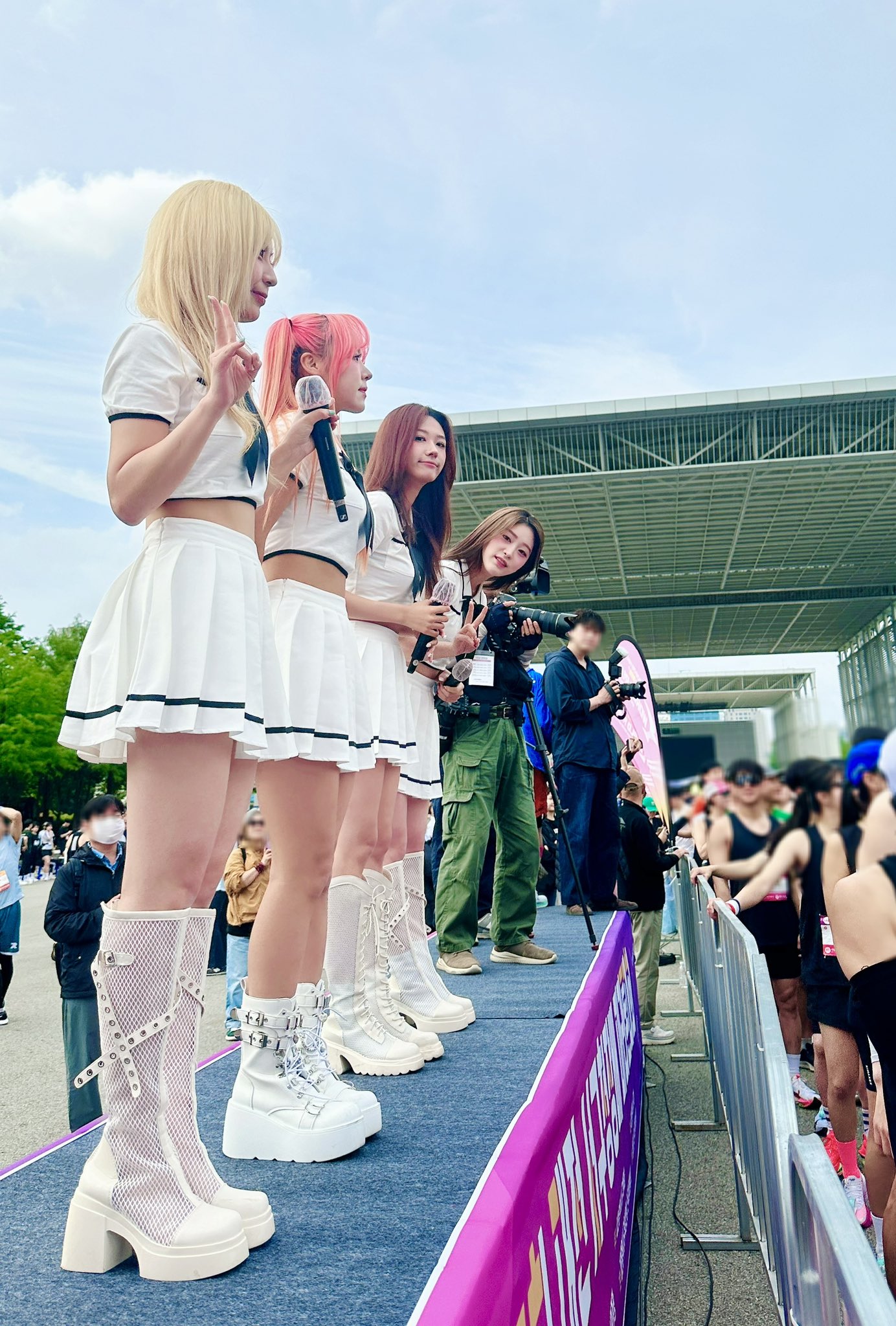 GrMP1pYXwAAN_FE?format=jpg&name=large