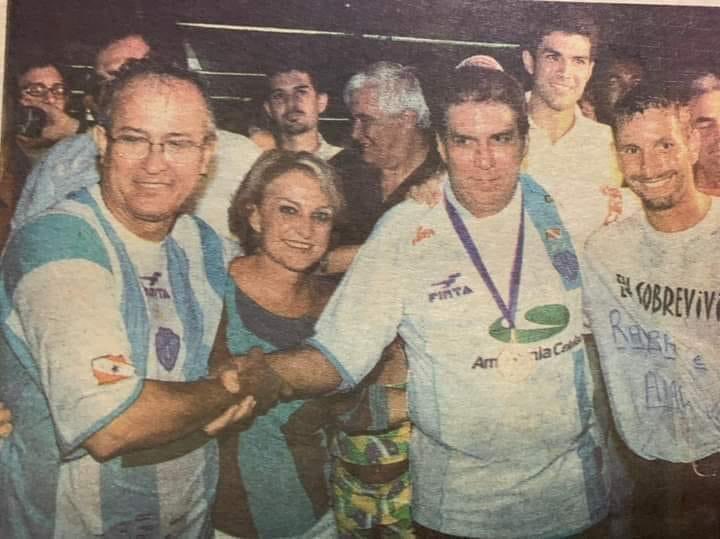 Kessyhk's tweet photo. Nessa época aqui tava tudo lindo, né? Zero problemas o governador se meter no futebol.
O Remo passou anos e anos com renda bloqueada e devendo até as calças, se fudeu todinho montando times medíocres até organizar as contas e quando organiza, temos que ouvir esse choro de fudido https://t.co/2SmQeNM4R3