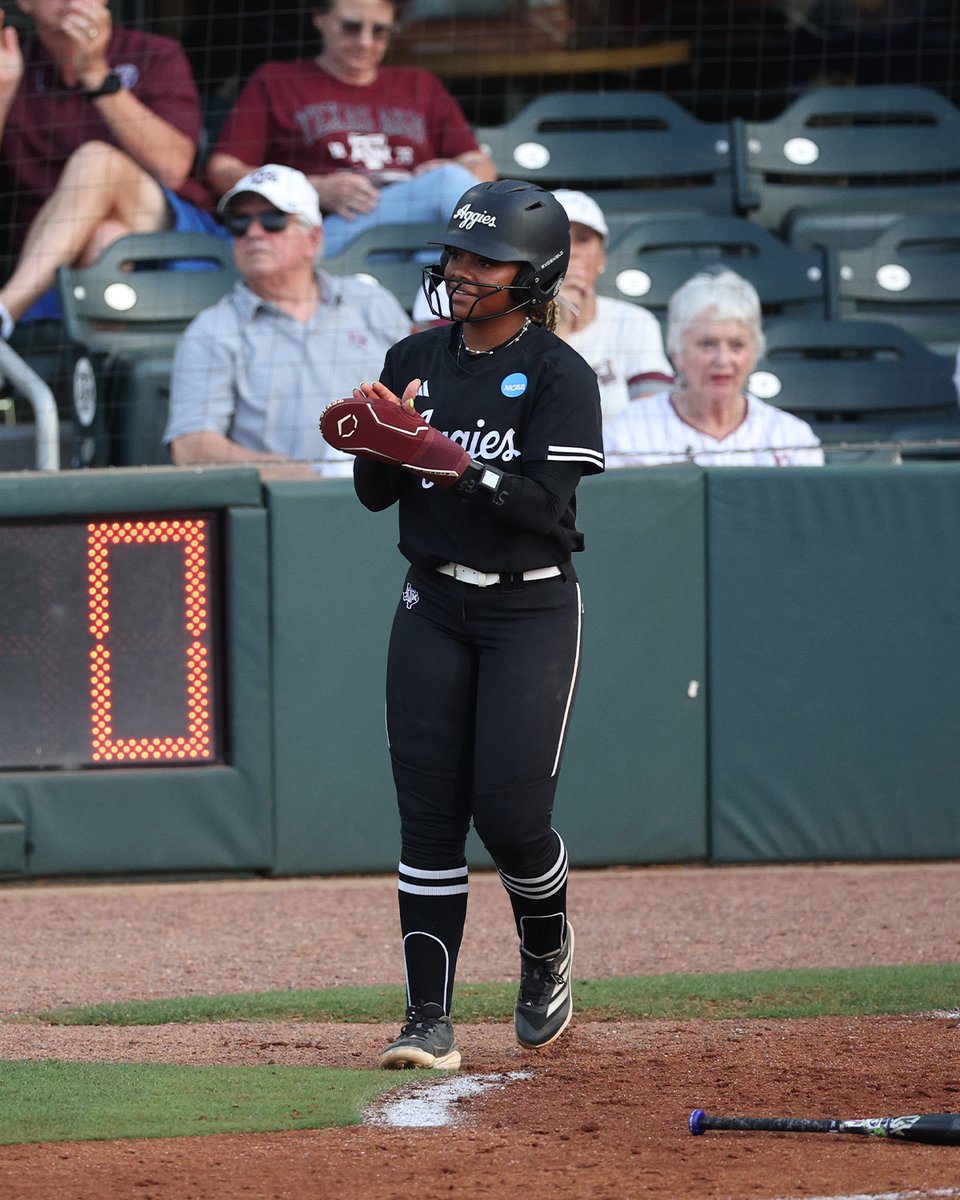 Texas A&M Softball (@aggiesoftball) on Twitter photo Run 6๏ธโฃ1๏ธโฃ for KP
The junior sets a program record for runs in a season previously held by Sharonda McDonald (2007).
#GigEm | <a href="/Kennedyjp_1/">Kennedy Powell</a> Run 6๏ธโฃ1๏ธโฃ for KP
The junior sets a program record for runs in a season previously held by Sharonda McDonald (2007).
#GigEm | <a href="/Kennedyjp_1/">Kennedy Powell</a>