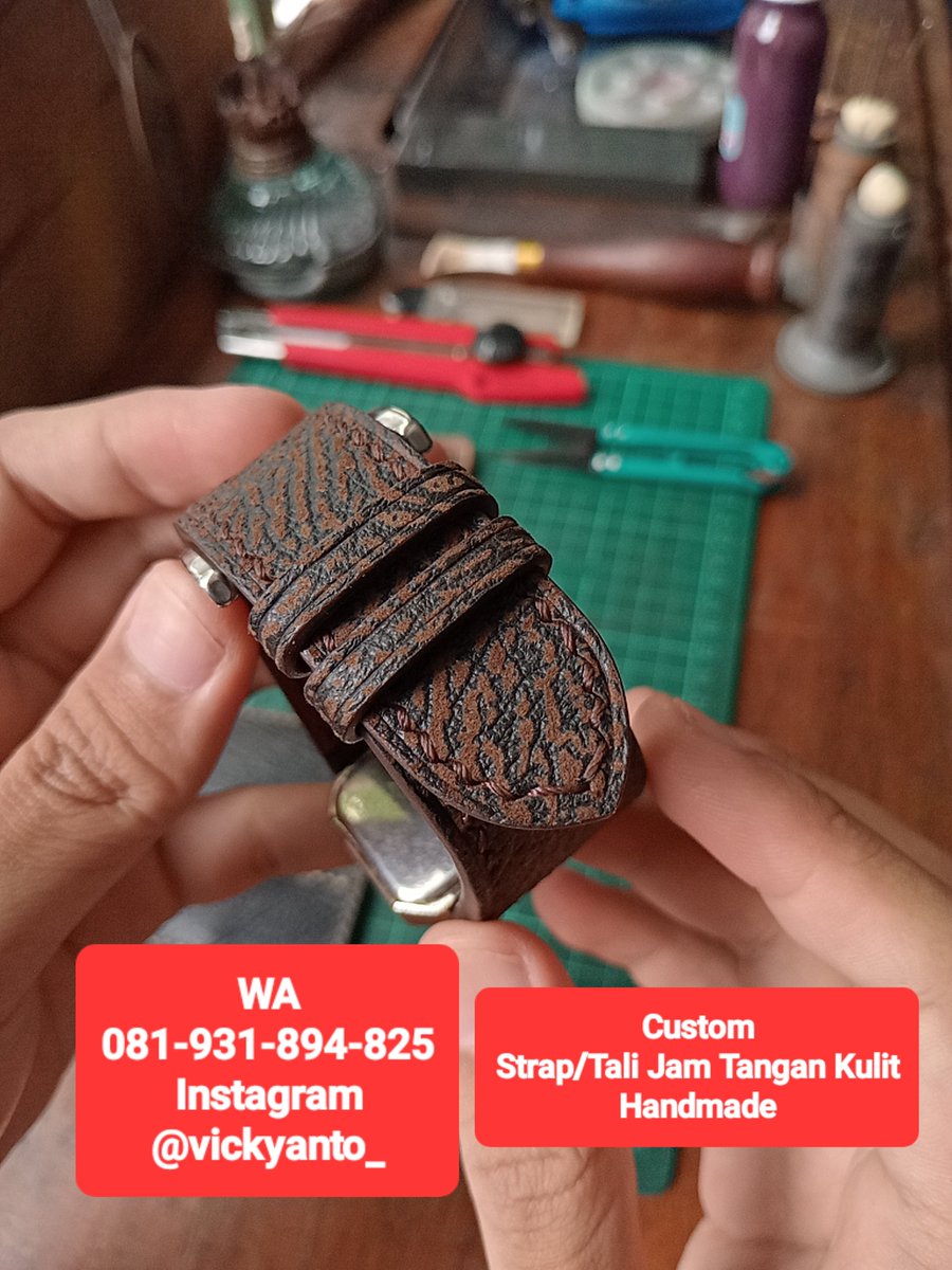 vickyanto_'s tweet photo. ⌚ Custom Strap/Tali Jam Tangan Kulit Handmade

🐄 100% Kulit Asli

💰 Mulai Rp150.000

🏠 Jl. Silikat 32A (Masuk Gg Penjahit Kulit), Purwantoro, Blimbing

📱 https://t.co/MPuQZ10mcM

📷 https://t.co/cz6hv0w2y5

📍https://t.co/jySiNQFZfL

@infomalang
#pasarmingguinfomalang https://t.co/NAjmFKyTKV