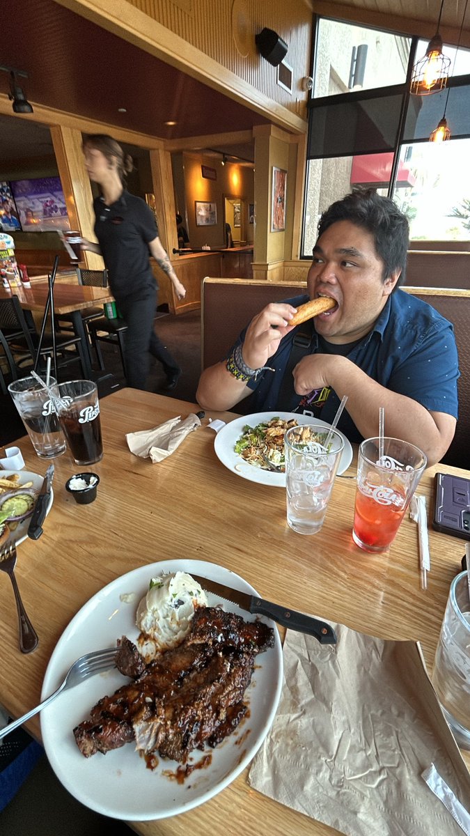 Applebees with unseen 17x breadsticks champion Jeff Cena <a href="/jeffboyardees/">925 jeffboyardees</a>