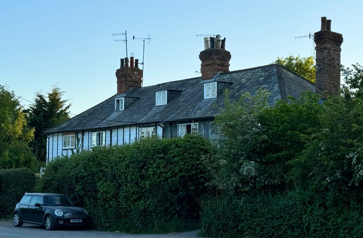 APCAFC's tweet image. It was 16 miles from Etchinghill to Hamstreet, but must’ve walked over 17 getting lost today.

Rushed to get 8pm train from Ham Street to find it was cancelled and waited another hour for a special bus service.

#GoingAroundtheUKCoastAgain 
Day 140
SIDE PROJECT 
#SaxonShoreWay
