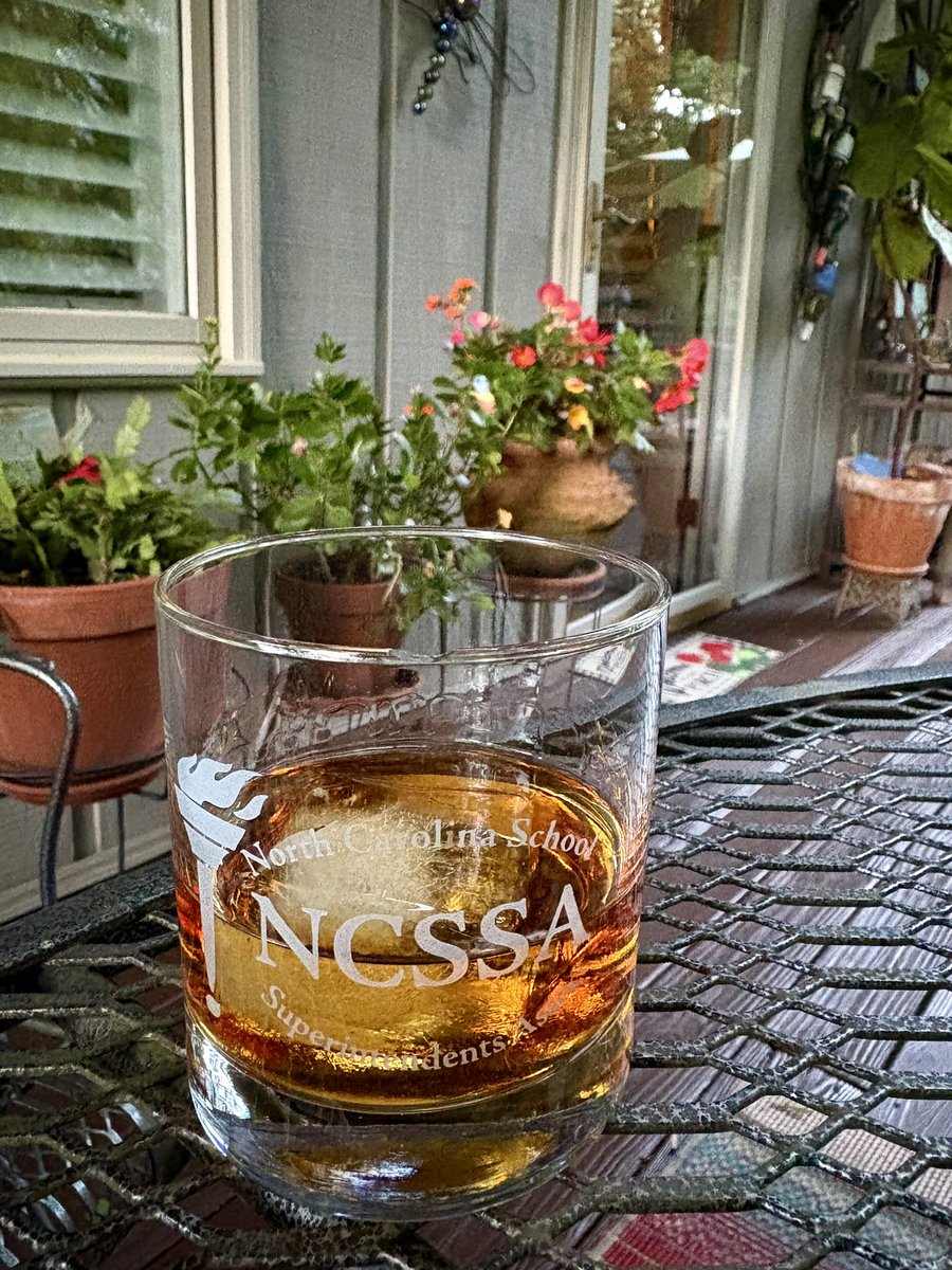 bill_bmcbrayer's tweet image. Relaxing on the deck while sipping a little Woodford Reserve from my NCSSA glass compliments of my good friend Jack Hoke @ncsupers. 🥃